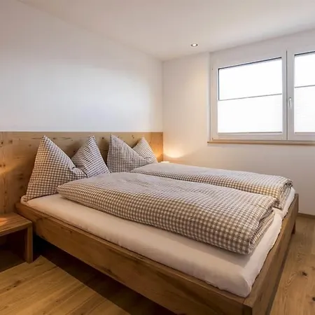 アパート Huwetz 2 *